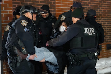Un juez suspende temporalmente las detenciones de refugiados en Minnesota