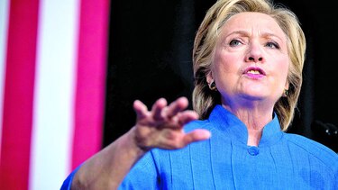 FBI logra permiso para ver correos de Hillary Clinton