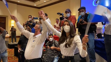 Alianza nicaragüense de derecha lanza una fórmula presidencial con un exguerrillero y una exreina de belleza