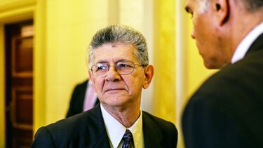 Asamblea convoca a vicepresidente