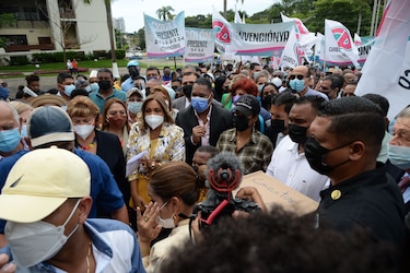 Los 15 diputados acusados de traición activaron su defensa