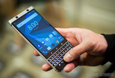 BlackBerry presenta su nuevo telefóno fabricado por el chino TCL