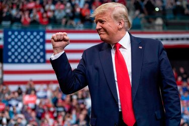 Donald Trump dice que firmaría personalmente un acuerdo de paz con los talibanes