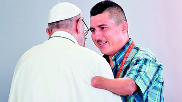 Papa pide verdad y justicia para millones de víctimas
