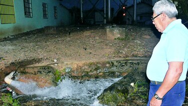 Denuncian derrame injustificado de agua del tanque de Chepo