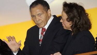 Mohamed Alí hospitalizado por una leve neumonía