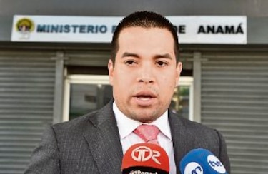 Fiscalía le impide salida del país a exviceministro Camacho González