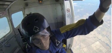 Video: Rescatan en pleno vuelo a paracaidista cuando sufría ataque epiléptico