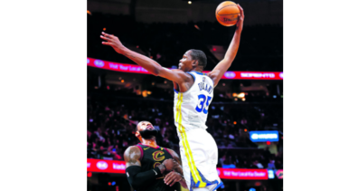 Durant ayuda en el triunfo de los Warriors