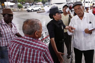 Jubilados retoman las protestas en busca de un aumento en sus pensiones