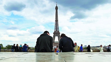 Turistas chinos regresan a París