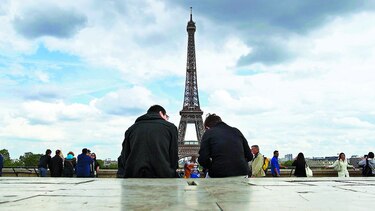 Turistas chinos regresan a París