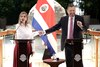 Costa Rica: Chaves deja la presidencia, pero conserva el poder
