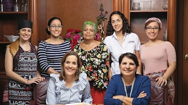 Los asociados cocinan