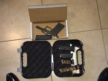 Realizan allanamientos para aprehender a responsables por tráfico internacional de armas