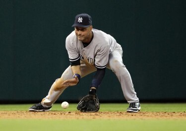 Jeter comienza campaña de despedida con derrota