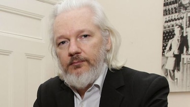 Juez estadounidense estudia pedido de revelar cargos contra Assange