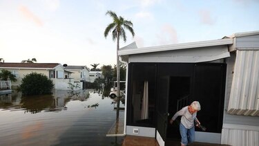 La maltrecha Florida trata de evaluar los daños de Irma
