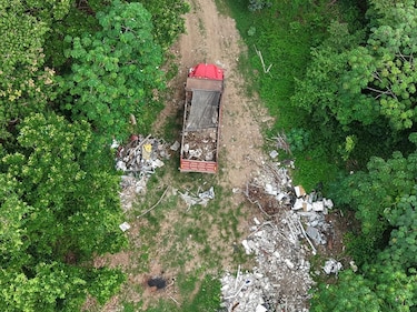 Miambiente sorprende a camión ingresando caliche cerca del Aeropuerto de Tocumen