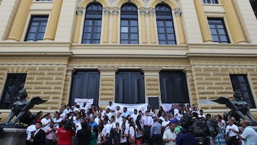 Docentes del Instituto Nacional piden dialogar con la ministra de Educación