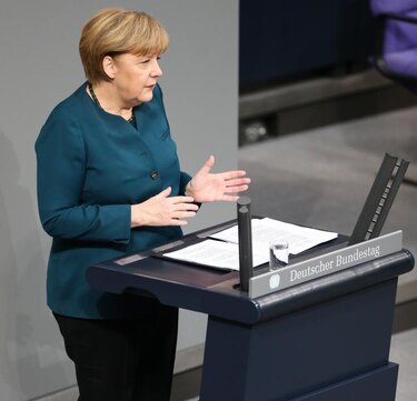 Merkel exige a sus socios más reformas, integración y compromisos vinculantes