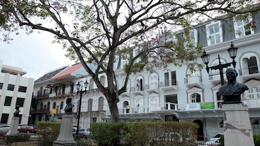 La plaza de los próceres de la Patria
