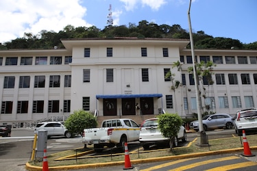 Juez Rentería ordena levantar medidas cautelares a imputados por sobrecostos en obras viales