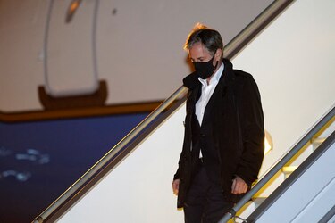 Blinken llega a París para visita de acercamiento tras crisis franco-estadounidense