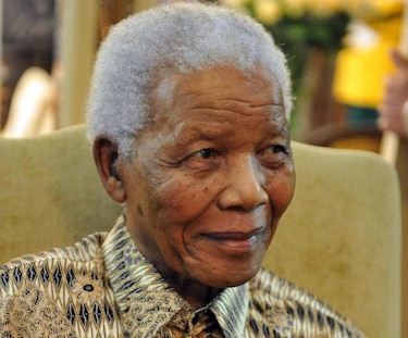 ‘Gran mejoría’ de Mandela, aunque ‘sigue sin estar bien’, dice exesposa