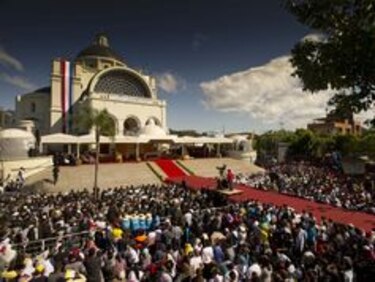 El Papa ofició misa ante un millón de fieles