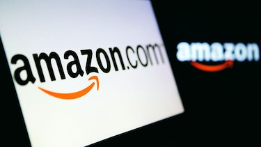 Amazon ofrece trabajo permanente a 125 mil empleados temporales