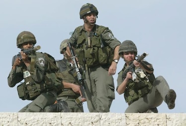 Detenidos 12 palestinos durante la búsqueda de tres israelíes desaparecidos