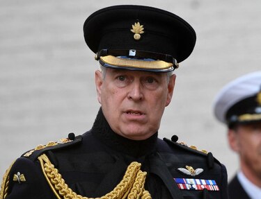 Príncipe Andrés pagará $16 millones para eludir un juicio, afirma la prensa británica iracunda