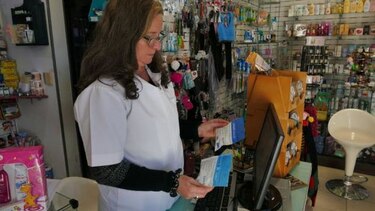 Uruguay comienza a vender marihuana en farmacias