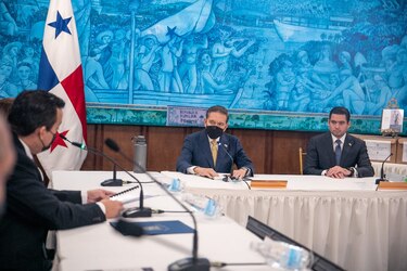 Presidente Cortizo recibe lista de 11 aspirantes a magistrado de la Corte Suprema de Justicia