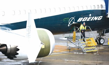 Boeing busca préstamo por $10 mil millones para paliar crisis 