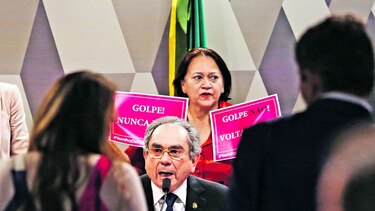 Votan por juzgar a Dilma Rousseff