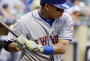 Flores respalda labor de DeGrom y Mets vencen a Cerveceros