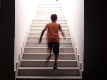Investigadores vinculan subir escaleras a una vida más larga