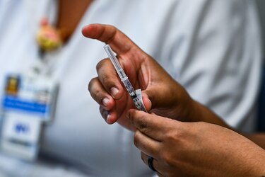 La tercera dosis de la vacuna de Pfizer será ‘probablemente’ necesaria, según farmacéutica
