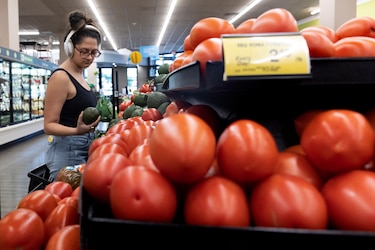 Inflación en Estados Unidos bajó 6 décimas y es similar a diciembre de 2021