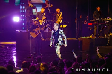 Emmanuel trae a Panamá las canciones de toda su vida