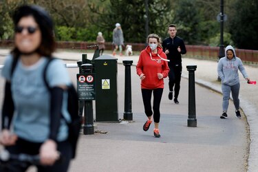 El Reino Unido supera los 1,000 muertos por coronavirus