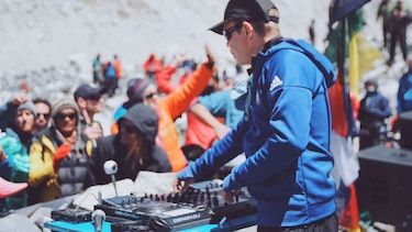 'La fiesta más alta de la Tierra' en el Everest