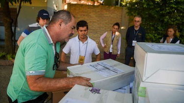 Abren los centros de votación para las presidenciales en Paraguay