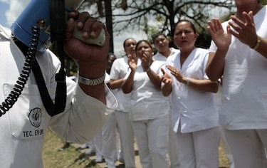 Autoridades de Salud y técnicos de enfermería logran acuerdo