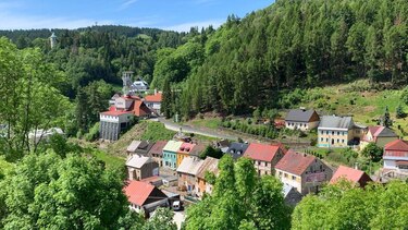 La fascinante historia del pequeño pueblo europeo que creó el primer dólar y fue clave en el inicio de la era nuclear