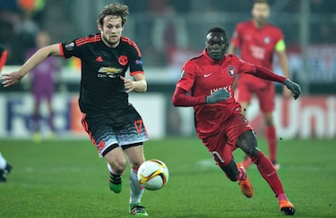 Manchester United cae 2-1 ante Midtjylland en la Liga Europa
