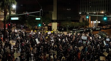 Arrestan a activistas de extrema derecha en protestas raciales en Las Vegas