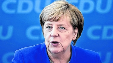 Merkel lamenta división en Alemania